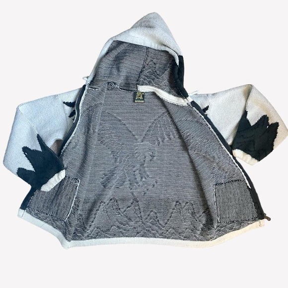 RUMINAHUI eagle knit zip up
Vintage jacket with mountains and an eagle - Picture 2 of 4